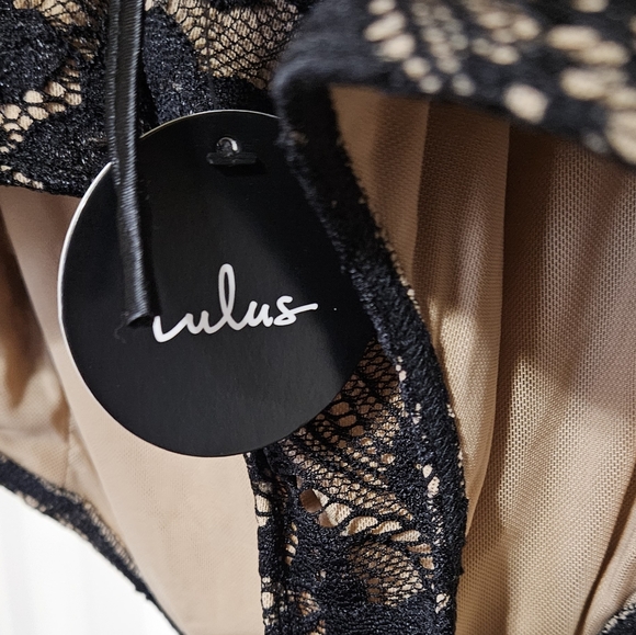 Black Lace Bodysuit - Picture 3 of 4